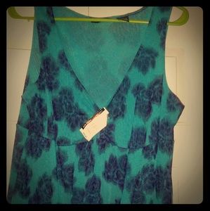 New york and company rose silky sleeveless top